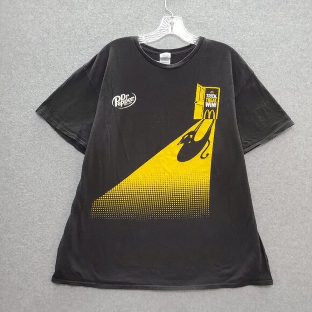Mcdonalds Men Shirt XL Black Trick or Treat Halloween Black Cat Graphic READ